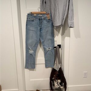 Levi's Light Blue Cropped Jeans NWT